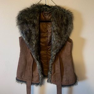 Barely worn ARIAT FUR LINED VEST
